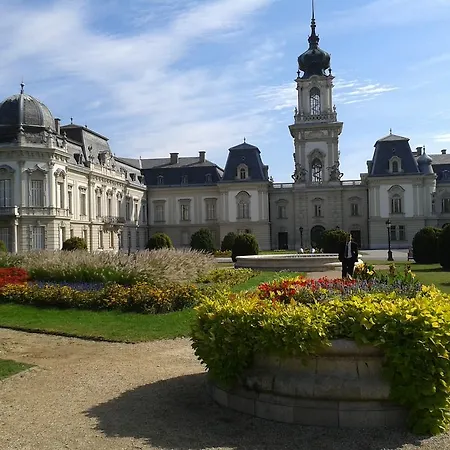 Апартаменты Alexandr *