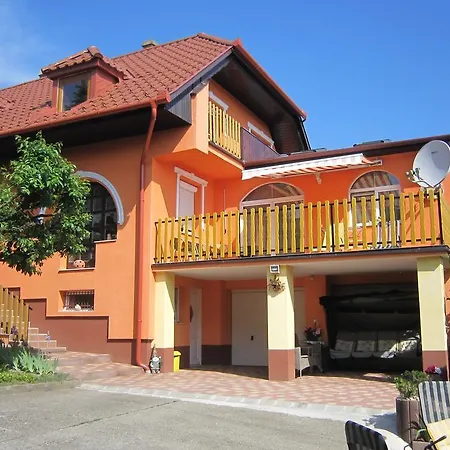 Alexandr Apartment *
