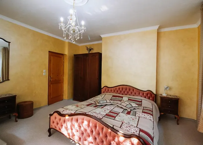 Alexandr Apartman Alsópáhok